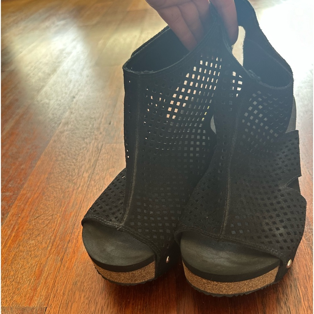 Volatile Women's Terrence Wedge Sandal SZ 9